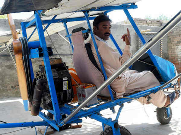 एयरफोर्स ऑफिसर ने की मुलाकात