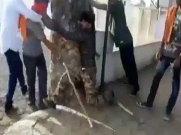 महिला समेत तीन मुस्लिमों की पिटाई