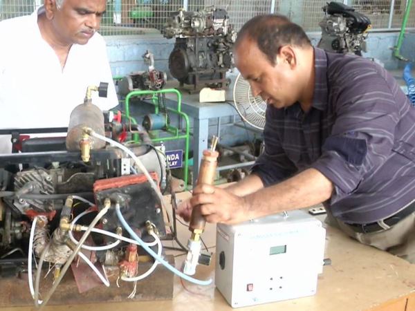 इंजन को बनाने में लगाए 10 साल