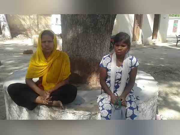 'थाने में लाकर पीटा'