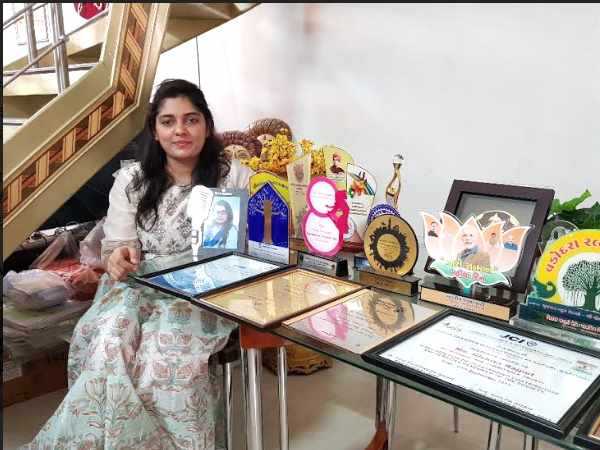कई संस्थाएं और हस्तियां सहयोग को आगे आईं