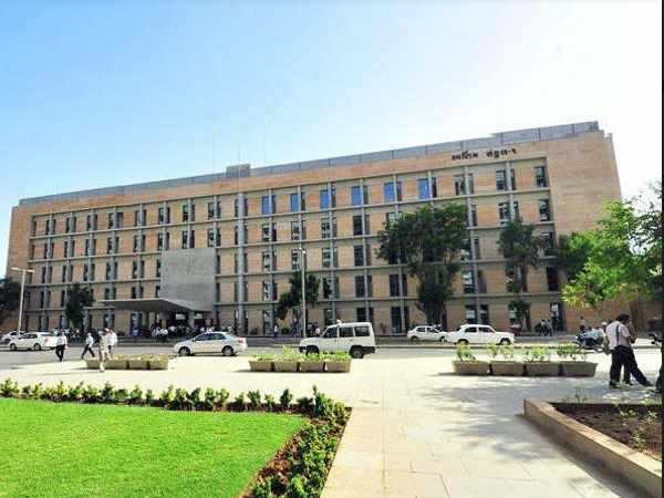 सरकार अब कॉन्ट्रैक्ट कर्मचारियों नौकरी से हटा नहीं सकती