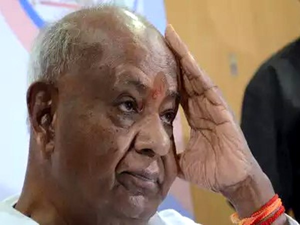 lok sabha election results 2019 Deve Gowda Family Trailing Except one, BJP Leads in Karnataka lok sabha election results 2019 Deve Gowda Family Trailing Except one, BJP Leads in Karnataka