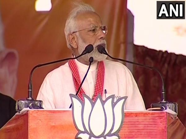 pm modi in sonbhadra says- i belong to caste of poors pm modi in sonbhadra says- i belong to caste of poors