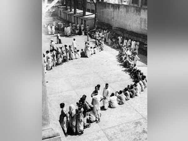 नेहरू बिना किसी सुरक्षा के चुनाव प्रचार के लिए आ पहुंचे थे