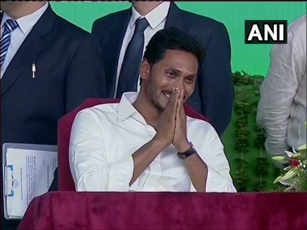 राज्यपाल नरसिम्हन ने दिलाई शपथ राज्यपाल नरसिम्हन ने दिलाई शपथ