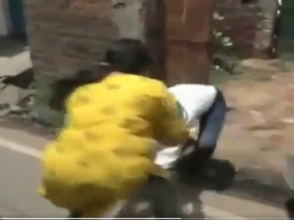 पुलिस पता लगा रही है पूरे फर्जी रैकेट का