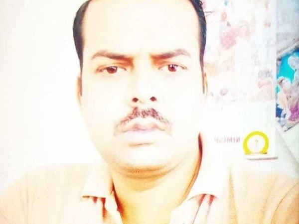 दरोगा की मोटरसाइकिल में लगाई आग