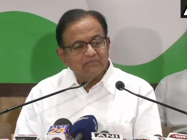 मसूद अजहर पर फिल्म का आखिरी सीन दिखा रहे मोदी: चिदंबरम मसूद अजहर पर फिल्म का आखिरी सीन दिखा रहे मोदी: चिदंबरम