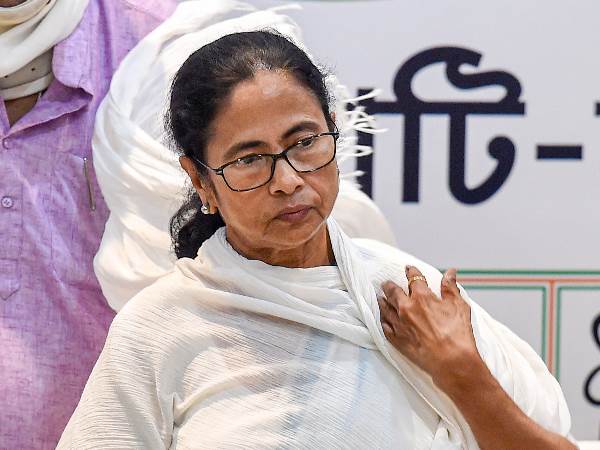 संकट के लक्षण लोकसभा चुनाव परिणामों के बाद दिखने लगा