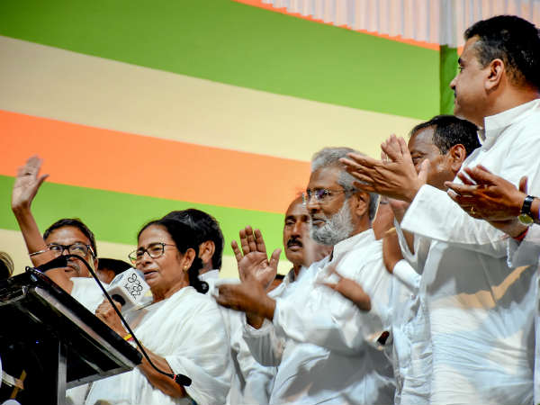 ममता का सॉफ्ट बंगाली 'हिंदुत्व'