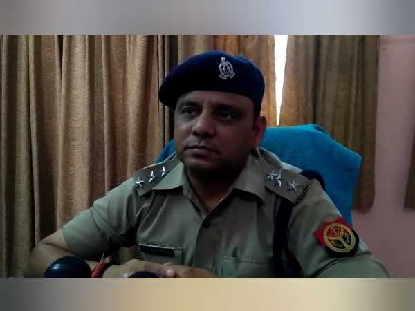 महिला के पति को दी धमकियां