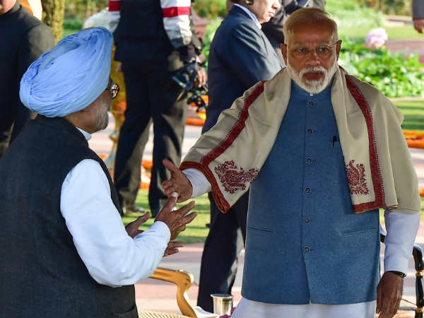 पुलवामा के बाद 'मूवी फिल्मा' रहे थे मोदी- मनमोहन
