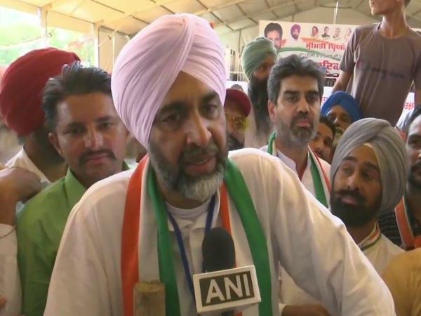 congress leader Manpreet Singh says pm modi is the lion of circus congress leader Manpreet Singh says pm modi is the lion of circus
