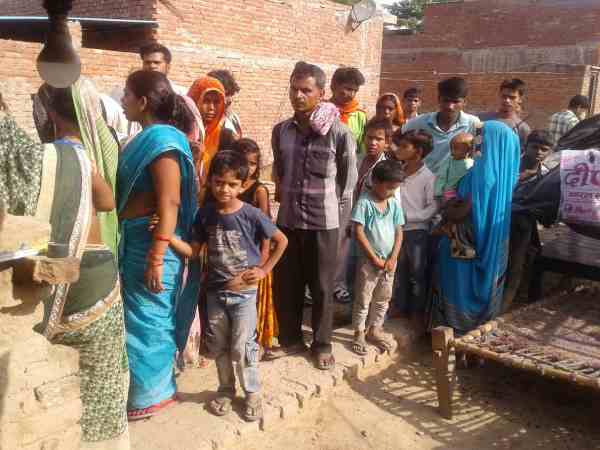 नुकीले हथियार से सिर पर वार