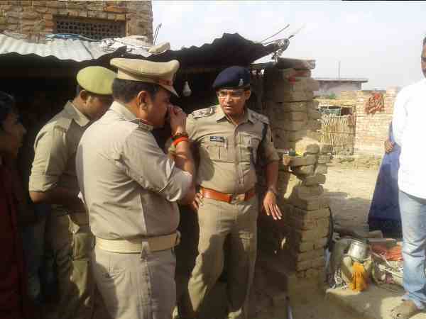 बगल में सो रहे परिजनों को नहीं लगी भनक