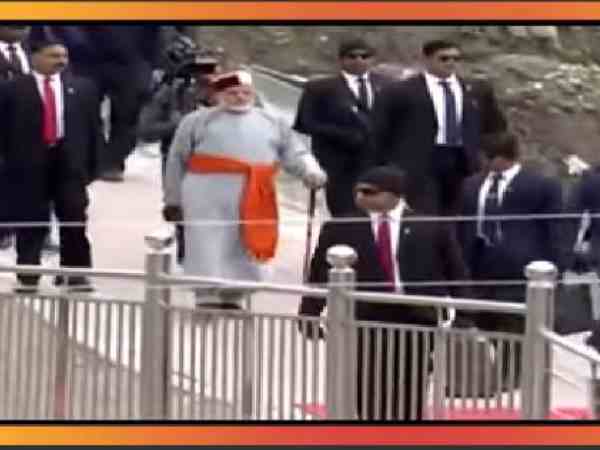 PM modi wears traditional clothes before baba kedar worship PM modi wears traditional clothes before baba kedar worship