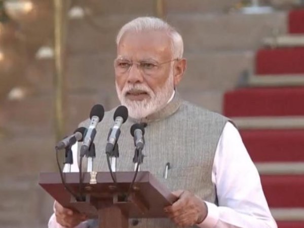 नरेंद्र मोदी ने दूसरी बार पीएम पद की ली शपथ