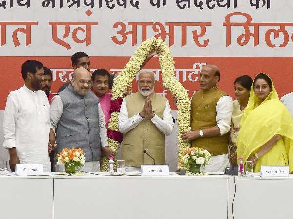 NDA के डिनर में पासवान ने मोदी को सराहा, कही बड़ी बात
