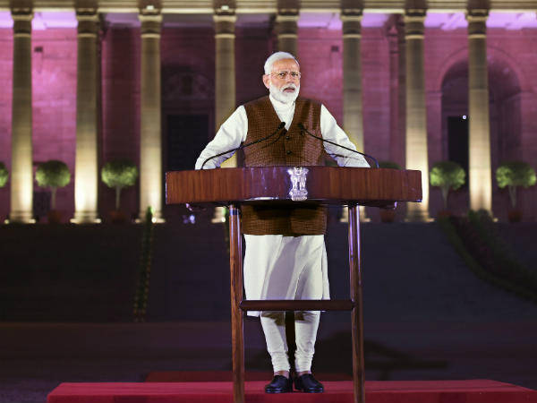 विदेश नीति- पड़ोसियों तक पहुंचने की पहल