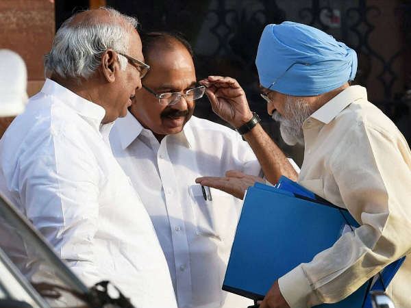 राष्ट्रीय दल के हाथ में हो कमान-मोइली