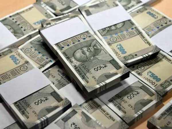 बोगस कंपनियों में कराता था निवेश