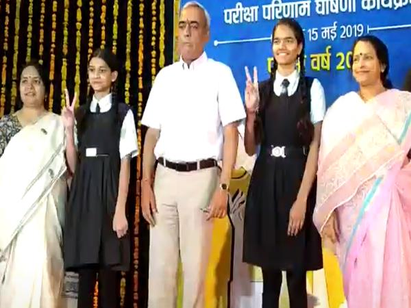 Sagar Watchman Son Aayushman top in MP board 10th result 2019 Sagar Watchman Son Aayushman top in MP board 10th result 2019
