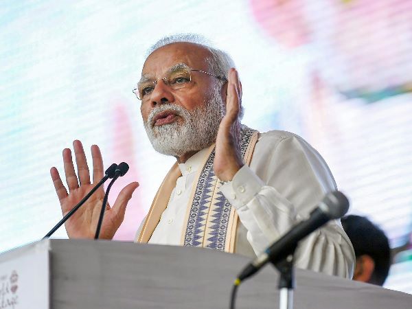 'फुल कमिशन' ने पीएम मोदी को दी थी क्लीन चिट