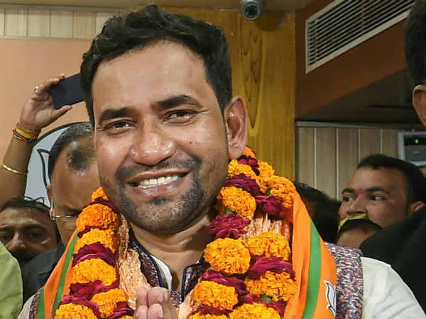 आगे भी मेहनत करता रहूंगा- निरहुआ