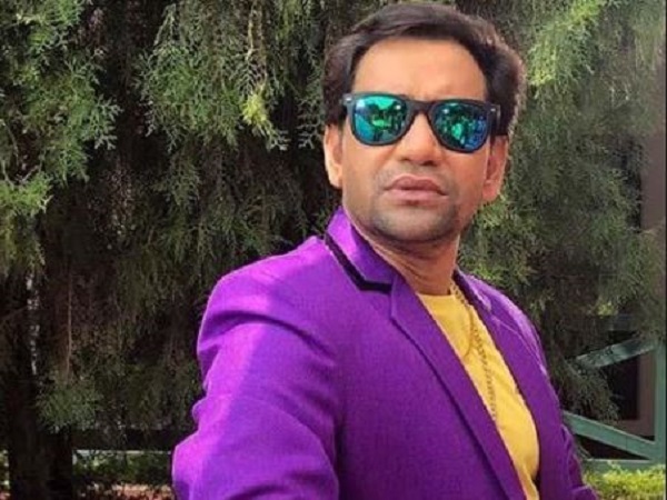 एक फिल्म के लिए लेते हैं 35 लाख रु फीस