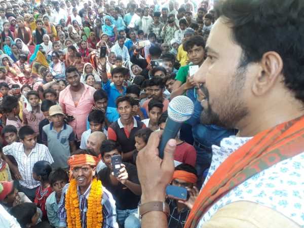 'अखिलेश हमारे बड़े भाई हैं, जो बिरादरी को लेकर खड़े हैं'