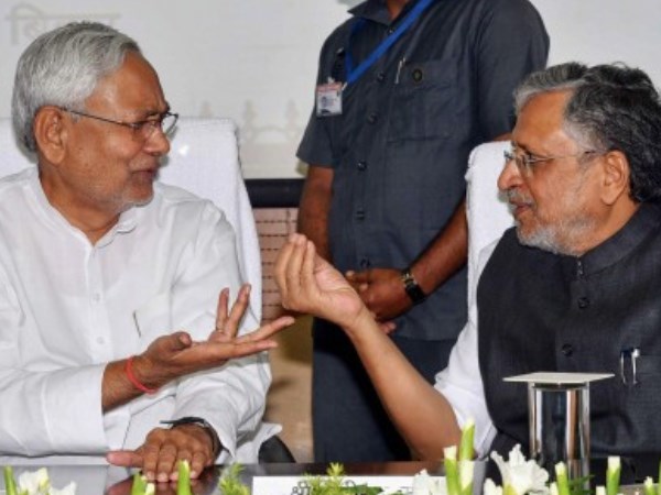 पिता की मौत से नीतीश को झटका