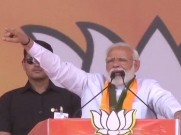 सेना में जाने वालों का अपमान करने वालों को कांग्रेस सम्मान देती है