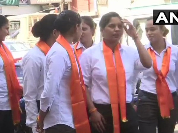 दिग्विजय सिंह के खिलाफ भाजपा प्रत्याशी साध्वी प्रज्ञा सिंह ठाकुर मैदान में