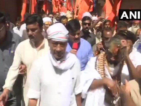 13 अखाड़ों के साधु-संत इस रोड शो का हिस्सा बनेंगे