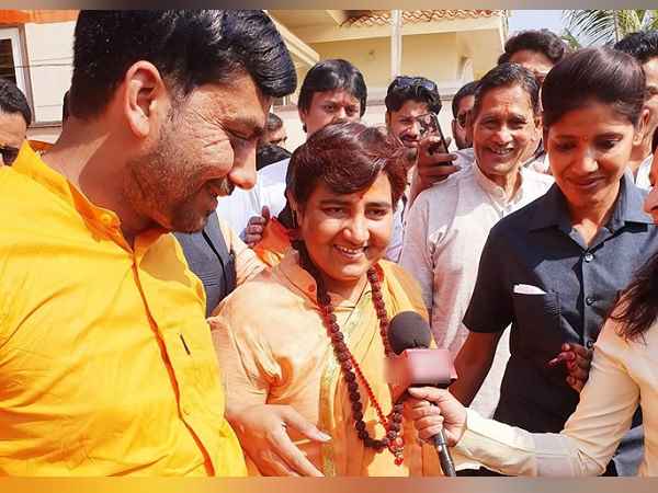 प्रज्ञा ठाकुर जीतीं, पूर्व मुख्यमंत्री दिग्विजय सिंह हारे