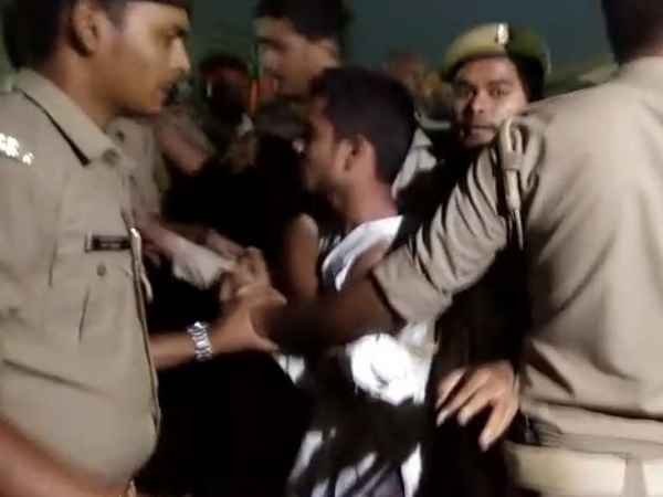 a young man show black flag to pm modi in election rally a young man show black flag to pm modi in election rally