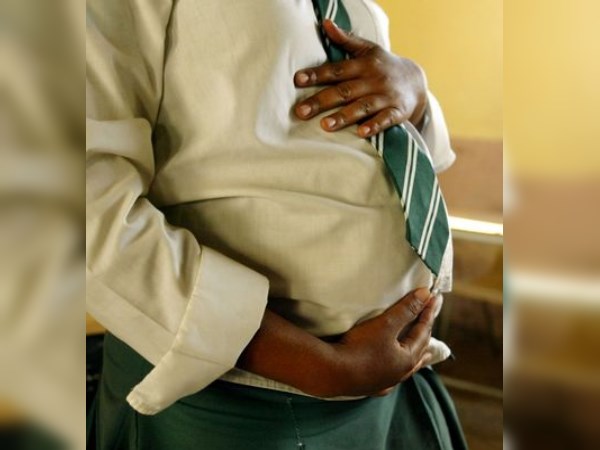 Parents Shocked when they know unmarried Daughter is five months pregnant Parents Shocked when they know unmarried Daughter is five months pregnant