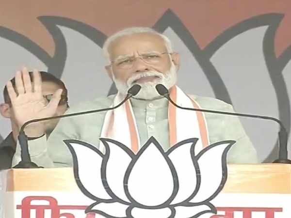 मध्य प्रदेश के खंडवा में बोले मोदी, कांग्रेस ने भगवा को आंतकवाद से जोड़ा मध्य प्रदेश के खंडवा में बोले मोदी, कांग्रेस ने भगवा को आंतकवाद से जोड़ा