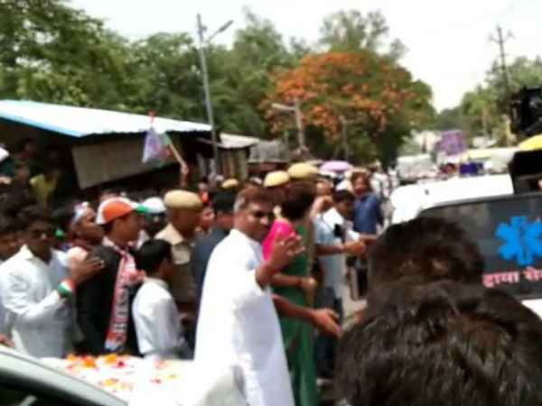 प्रियंका ने खुलवाया जाम