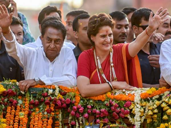 सिखों ने भगत सिंह की मूर्ति का किया 'शुद्धिकरण'
