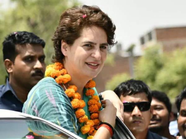 'चौकीदार चोर है' के लगे नारे