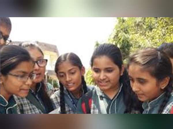 साढ़े तीन लाख परीक्षार्थी थे बारहवीं के