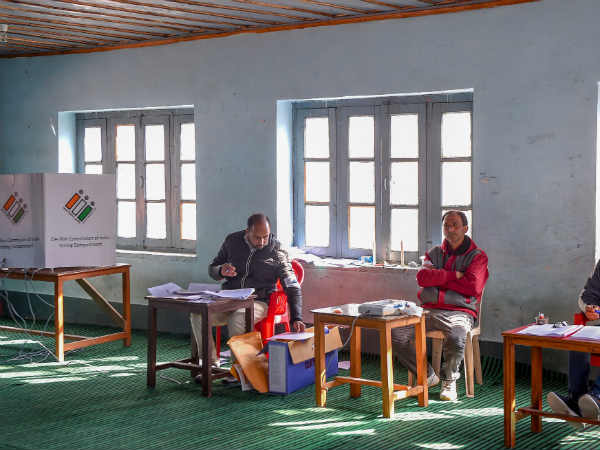 pulwama-voting.jpg pulwama-voting.jpg