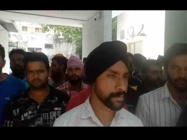 travel agency agent duped crores for offering job in foreign travel agency agent duped crores for offering job in foreign