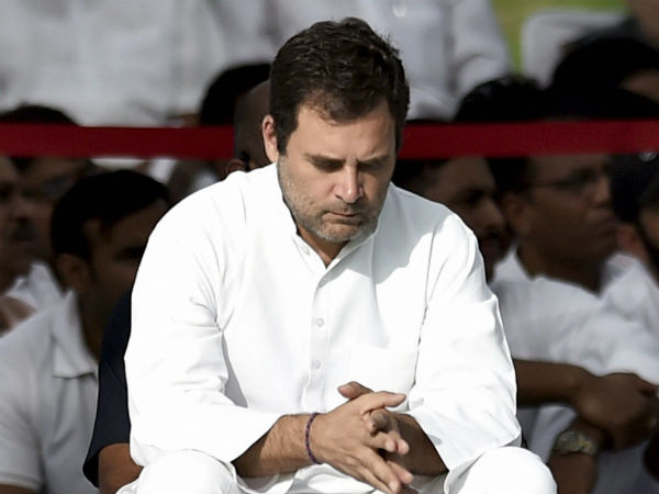 इस्तीफे पर अड़े हैं राहुल