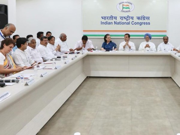 बैठक में मीडिया की भूमिका पर उठाए गए सवाल