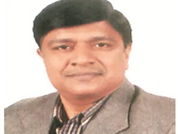 गौतम को हुआ विरोध