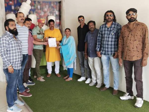 ravindra jadeja sister naynaba jadeja joins karni sena ravindra jadeja sister naynaba jadeja joins karni sena