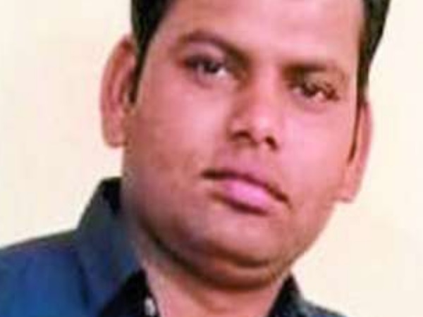 indian engineer rakesh patel from Amarpatan Satna got Best employee award in Dubai indian engineer rakesh patel from Amarpatan Satna got Best employee award in Dubai